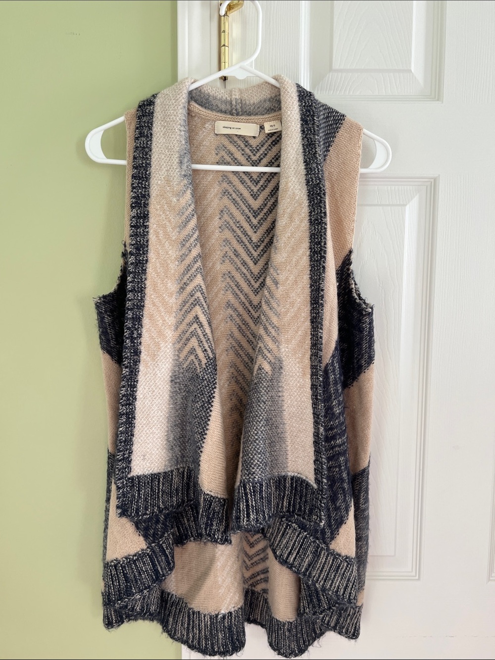 Sleeping on Snow (Anthro) Cozy Sleeveless Open Cardigan Vest - Beige & Blue